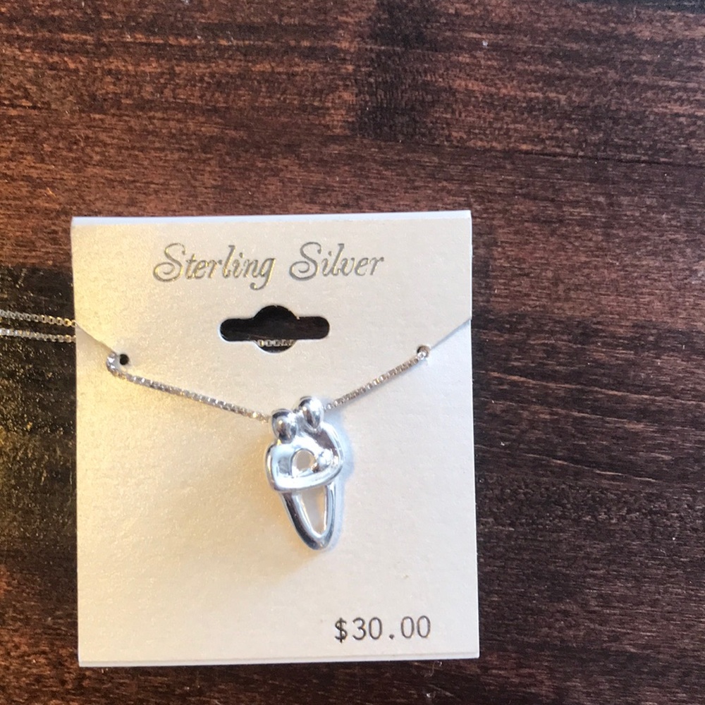 New with tag 18” sterling silver necklace with family charm